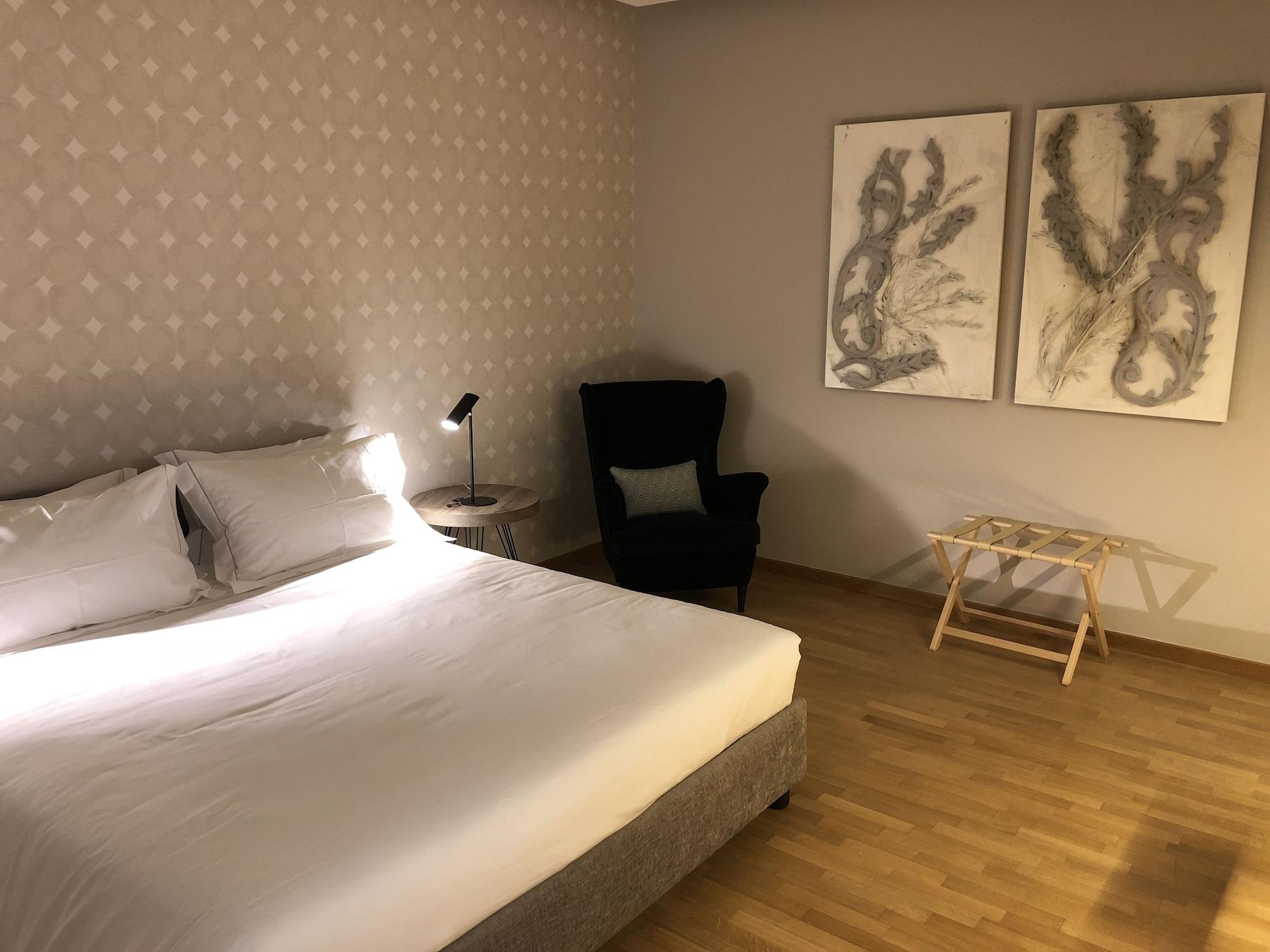 200 Rooms & Terrace Барі Екстер'єр фото